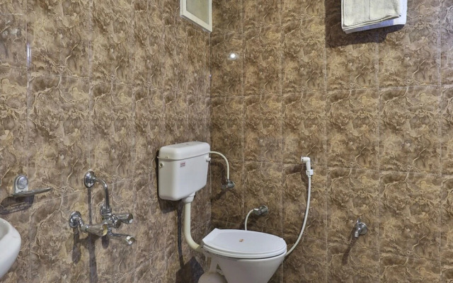 OYO Flagship 28024 Hotel Royal Palace