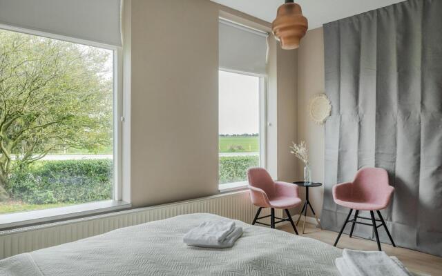 Large fully renovated farmhouse with indoor Swim spa and Sauna