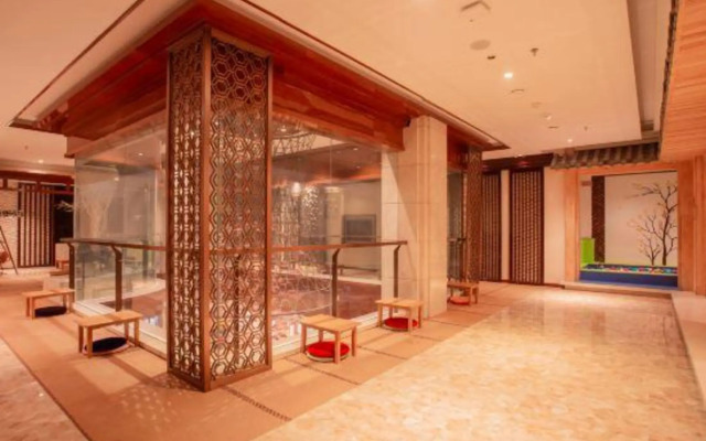 Oriental Hawaii Hotel (Heihe Central Pedestrian Street Shop)