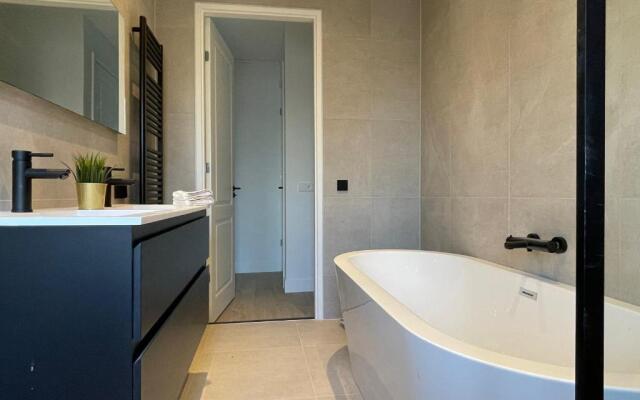 Great 3 Bedroom Serviced Apartment 98m2 -MNL G-