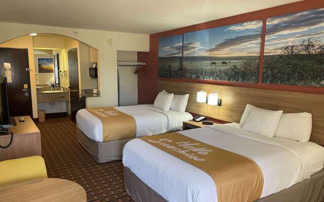 Days Inn by Wyndham Dallas Plano