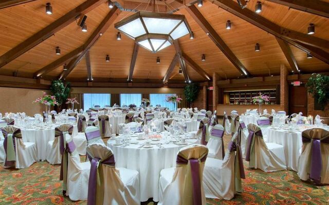 Hilton Chicago / Indian Lakes Resort