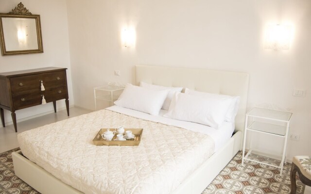 Numero 12 White Home 14