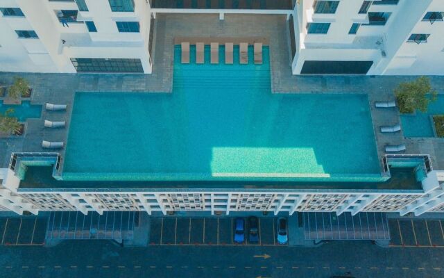 OYO Home 43995 Premium 3br 1tebrau