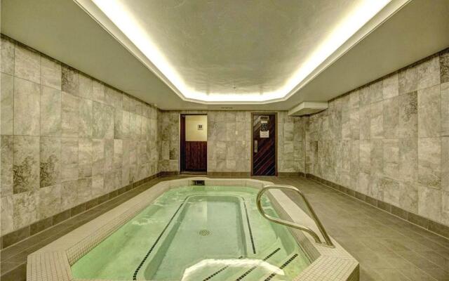 Park Station by Luxury Mountain