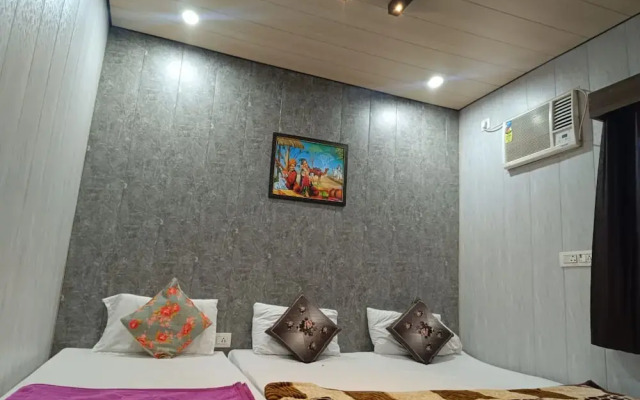 Goroomgo Shiv Kashi p. Guest house