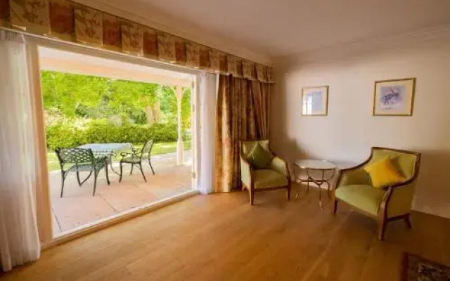 Dixcart Bay Hotel