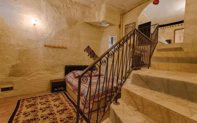 Avlu Cave House