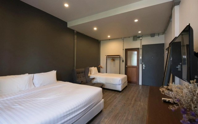 Iron32 Hotel