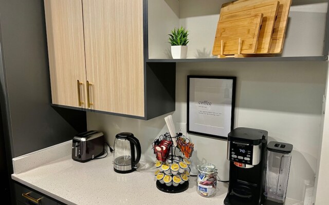 Reagan Airport Apartment