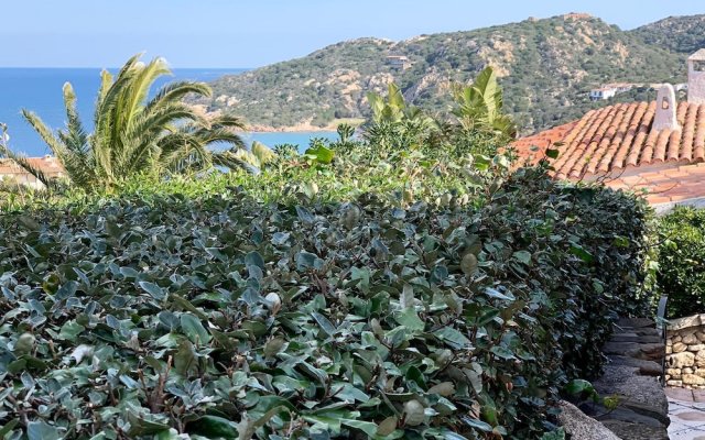 Apartment for 5 people Baia Sardinia just 250 meters from the sea