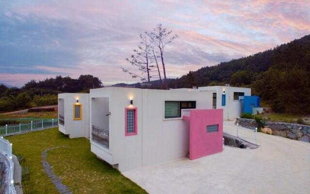 Namhae Sea and Pines Pension