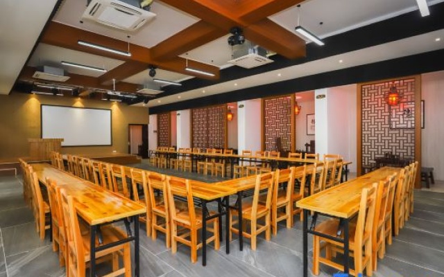 Wanlv Hakka Inn – Business – Heyuan