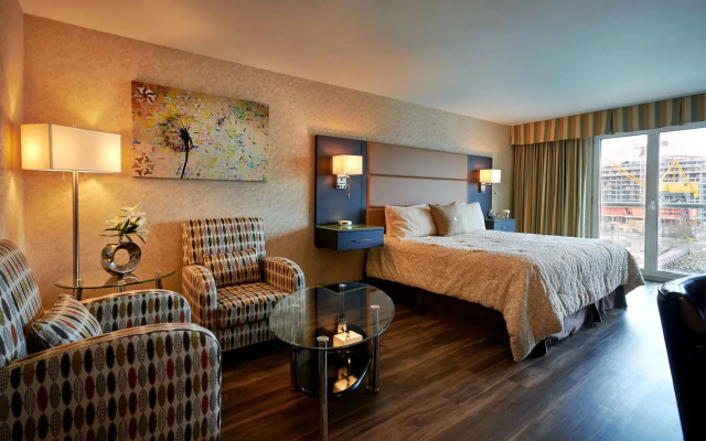 Coast Lonsdale Quay Hotel