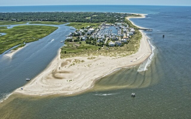 Long Beach Hideaway - Steps To The Sand! 2 Bedroom Duplex