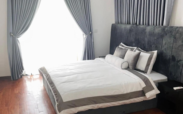 The Zen Loft - 2BR Open Plan Apt W/Pool+Smart Lock