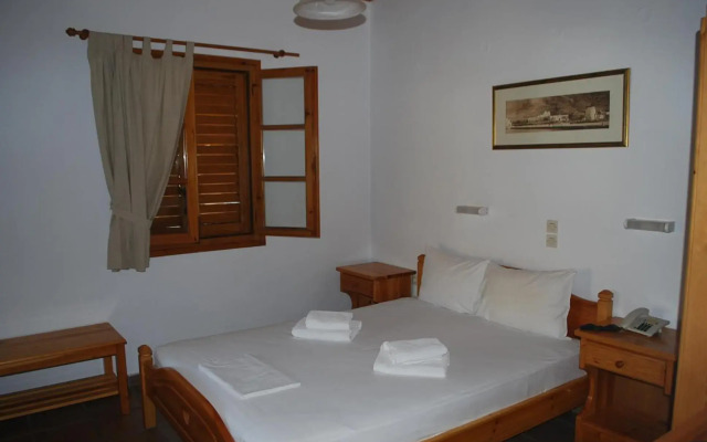 Siroco's Rooms And Studios