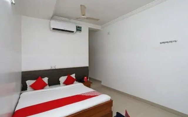Hotel Yuvraj by OYO Room