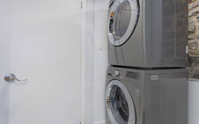 Place Jacques Cartier Apartments by Hometrotting