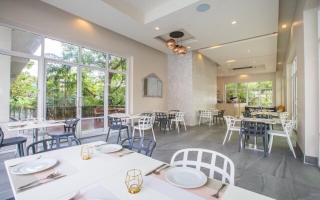 The Sea - Cret Hua Hin