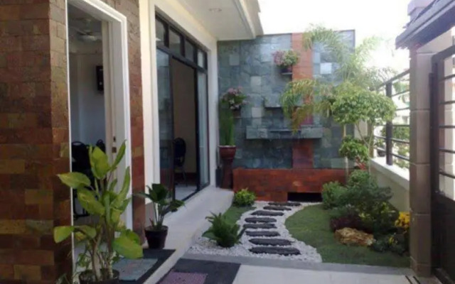 DB's Hometel