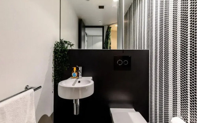 1 Bedroom Apartment in Prahran with Balcony