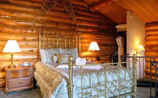 A Cabin on the Cliff