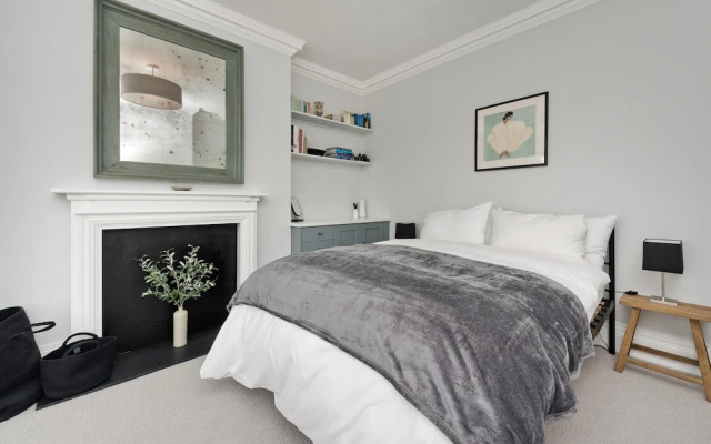 Perfect Pied-a-terre in Clapham by Underthedoormat