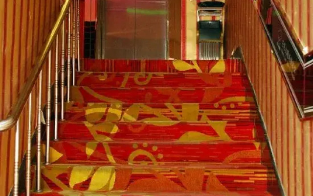 Mango Theme Hotel (Mudanjiang Cultural Palace Square)