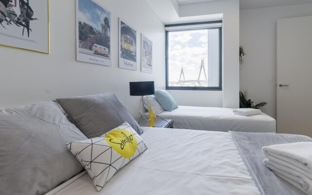 C16 Darling Harbour 2 BDR APT