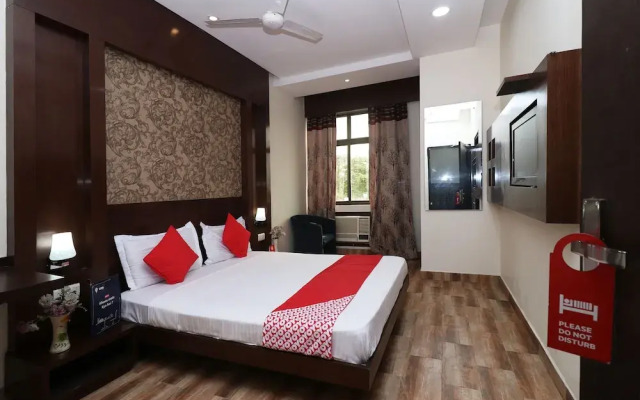 Oyo 18753 Hotel Glance Inn