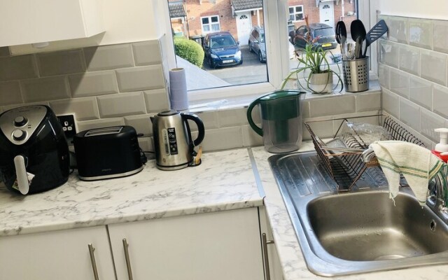 Charming 3 Double Bed Apartment in Tonbridge