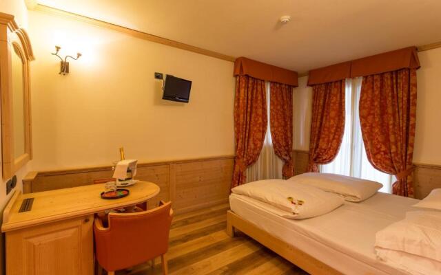 Hotel Arisch