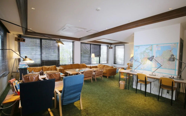 Ark Blue Hotel - Hostel