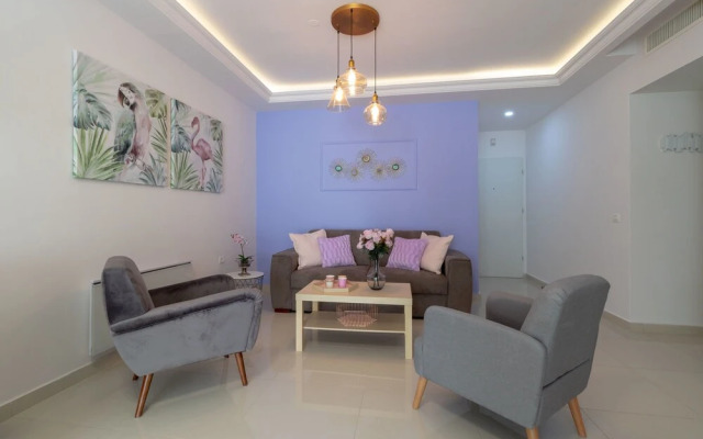 Full Option 9 People Central Location