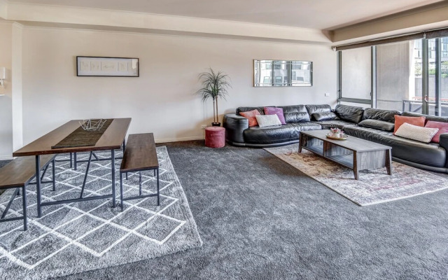 Southbank Tower Apartments