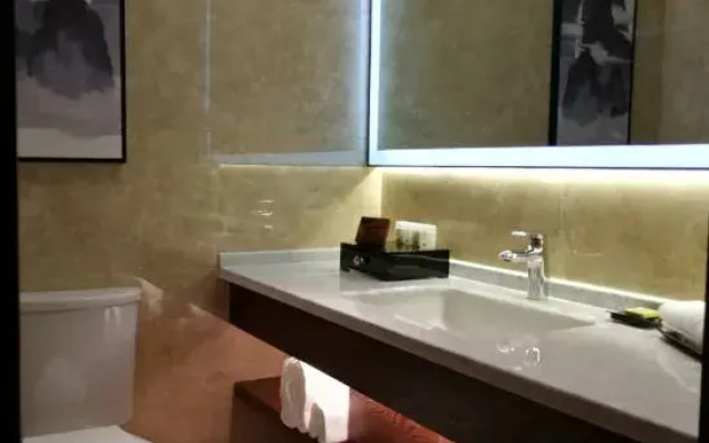 Enjoy Sun Hotel (Hefei Railway Station North Square)