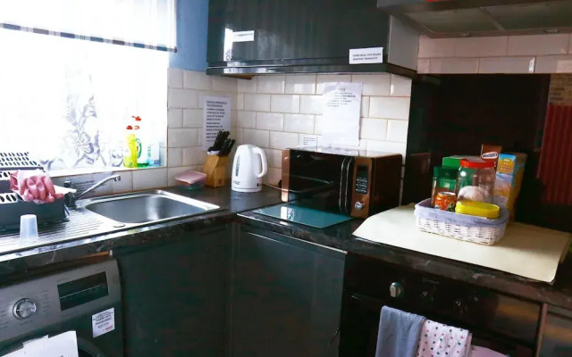 Earlycheckin Spacious House w/ Parking in London