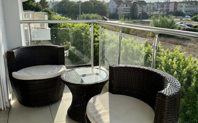 Wonderful 3 bed Duplex in Sought After Prime Community