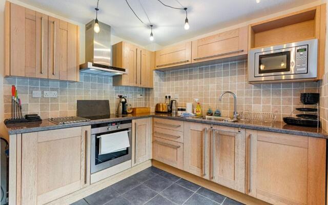 Cosy 2 bed - with relaxing garden!