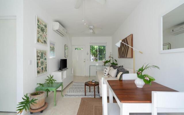 Perfect Cozy Vacation Home Just 2 Miles From the beach