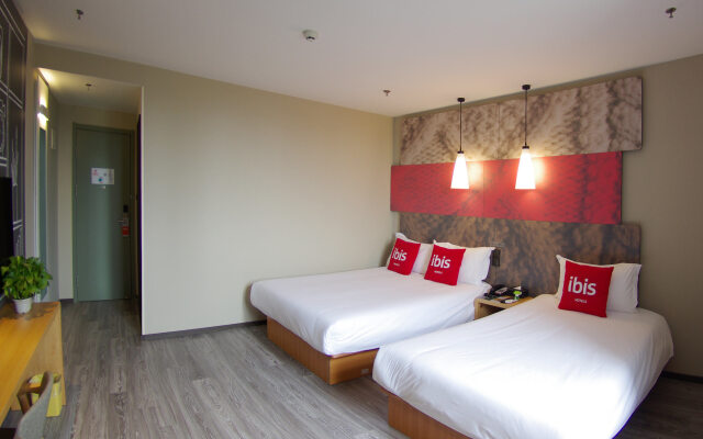 ibis Beijing Tiantandongmen Metro Station Hotel