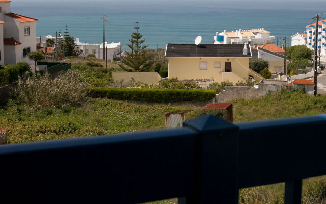 Ericeira Chill Hill Hostel & Private Rooms - Sea Food