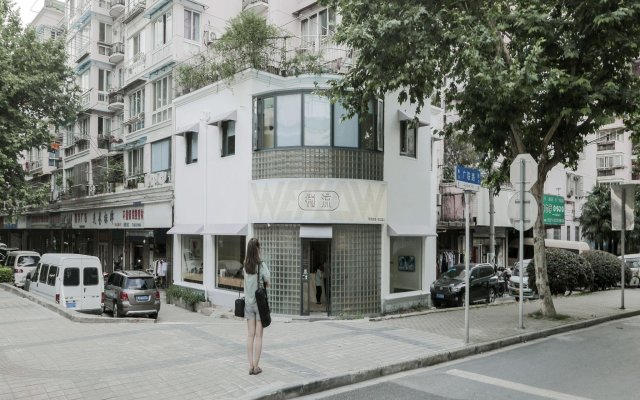WEFLOW Hostel