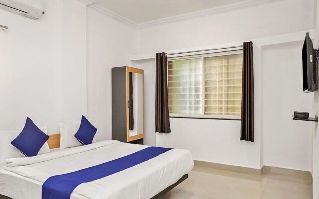 OYO 19530 SilverKey Vishrantwadi