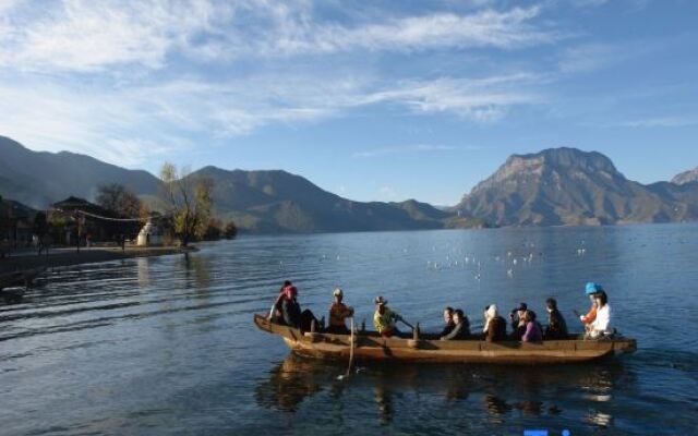 Nanfengli Homestay (Lijiang Sanyi Airport Branch)