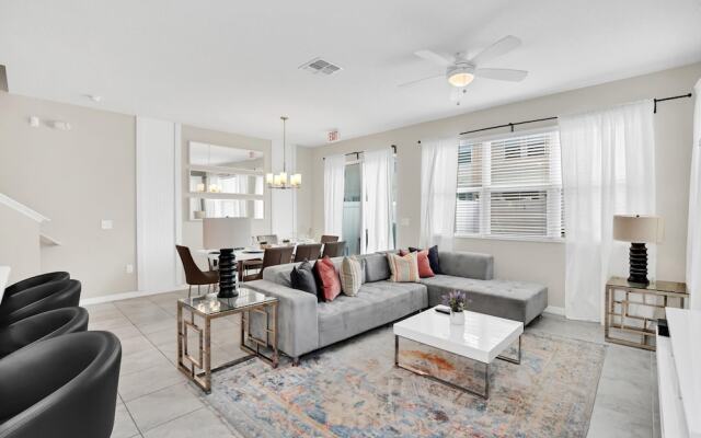 Comfy House at Compass Bay Cb102