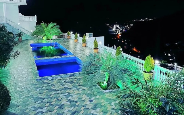 Zurapalace Hotel	