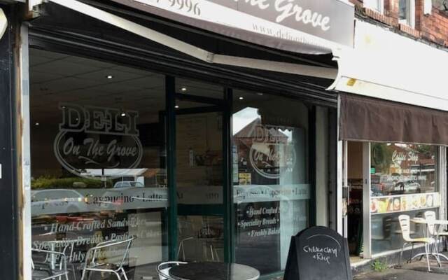 Bright and Homely 2BR Flat in Old Trafford