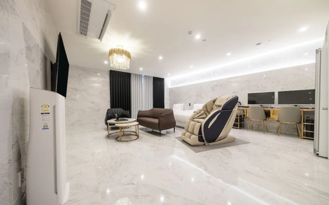 Hotel Four Star
